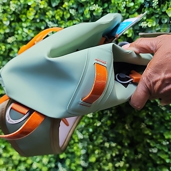 Fishpond Thunderhead Submersible Sling Bag Fishing Angling Fisherman New W/Tag - Picture 11 of 11